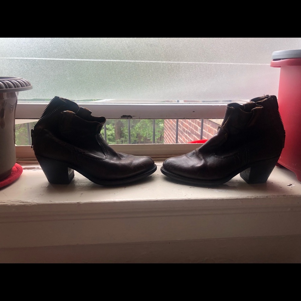 1 pair of brown boots worn twice